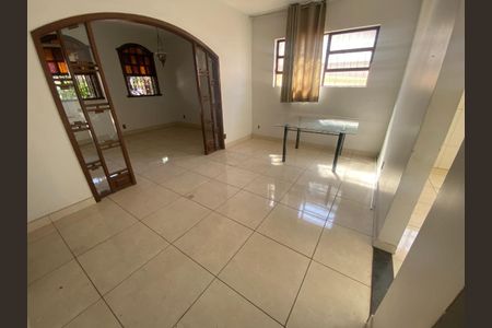 Casa à venda com 3 quartos, 360m² em Santa Branca, Belo Horizonte