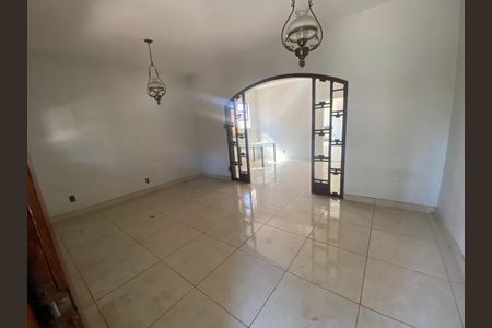 Casa à venda com 360m², 3 quartos e 4 vagas