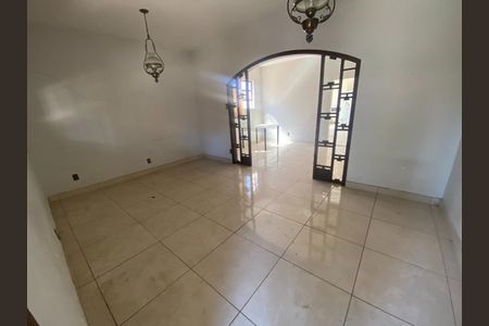 Casa à venda com 3 quartos, 360m² em Santa Branca, Belo Horizonte