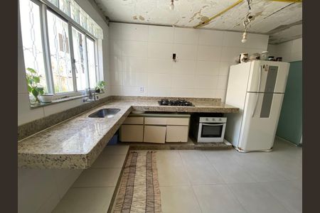 Casa à venda com 3 quartos, 360m² em Itapoã, Belo Horizonte