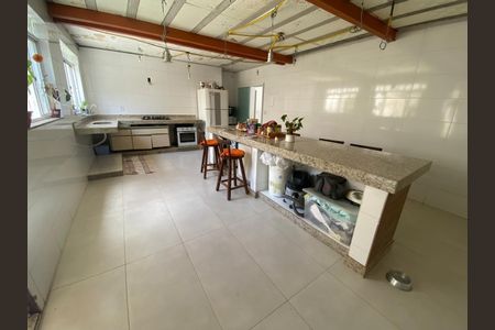 Casa à venda com 3 quartos, 360m² em Itapoã, Belo Horizonte
