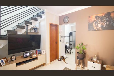 Sala de casa de condomínio à venda com 2 quartos, 65m² em Vila Gustavo, São Paulo