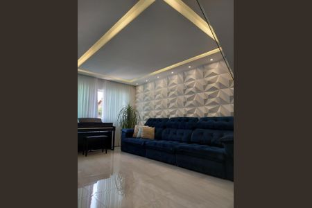 Casa à venda com 3 quartos, 200m² em Parque Oratório, Santo André