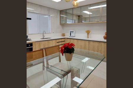 Casa à venda com 3 quartos, 200m² em Parque Oratório, Santo André