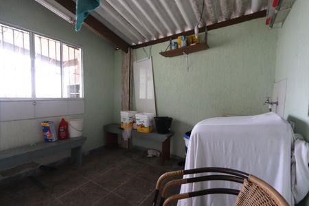 Casa à venda com 109m², 3 quartos e 2 vagasLavanderia