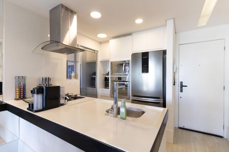 Apartamento à venda com 74m², 2 quartos e 2 vagasCozinha 