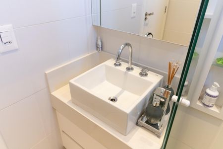 Apartamento à venda com 74m², 2 quartos e 2 vagasBanheiro Social 