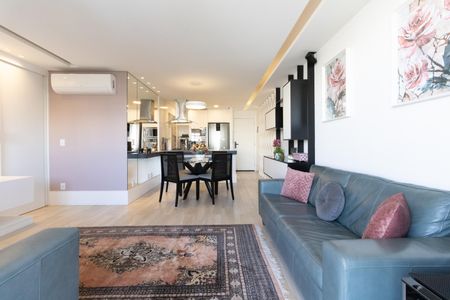 Apartamento à venda com 74m², 2 quartos e 2 vagasSala