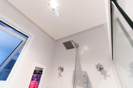 Apartamento à venda com 74m², 2 quartos e 2 vagasBanheiro da Suíte