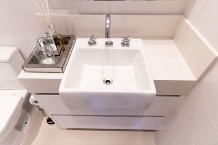 Apartamento à venda com 74m², 2 quartos e 2 vagasBanheiro da Suíte