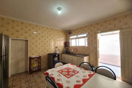 Casa para alugar com 200m², 2 quartos e 2 vagas