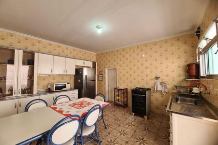 Casa para alugar com 200m², 2 quartos e 2 vagas