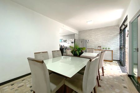 Casa à venda com 308m², 4 quartos e 4 vagasSala de Jantar