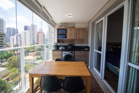 Studio à venda com 43m², 1 quarto e 1 vaga Studio à venda com 43m², 1 quarto e 1 vagaVaranda