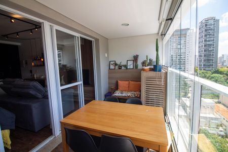 Studio à venda com 43m², 1 quarto e 1 vaga Studio à venda com 43m², 1 quarto e 1 vagaVaranda