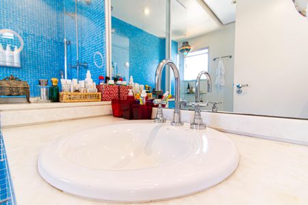 Apartamento à venda com 89m², 2 quartos e 2 vagasBanheiro da Suíte