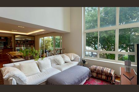 Apartamento à venda com 157m², 3 quartos e 3 vagas Apartamento à venda com 157m², 3 quartos e 3 vagasSala de TV