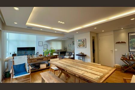 Apartamento à venda com 157m², 3 quartos e 3 vagas Apartamento à venda com 157m², 3 quartos e 3 vagasSala de Jantar