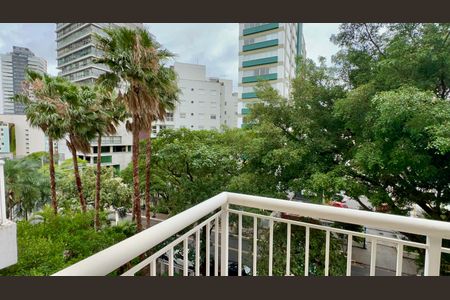 Apartamento à venda com 157m², 3 quartos e 3 vagas Apartamento à venda com 157m², 3 quartos e 3 vagasSacada da suite