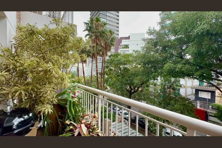 Apartamento à venda com 157m², 3 quartos e 3 vagas Apartamento à venda com 157m², 3 quartos e 3 vagasVaranda