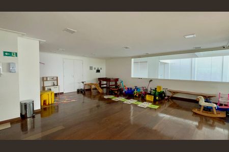 Apartamento à venda com 157m², 3 quartos e 3 vagas Apartamento à venda com 157m², 3 quartos e 3 vagasBrinquedoteca