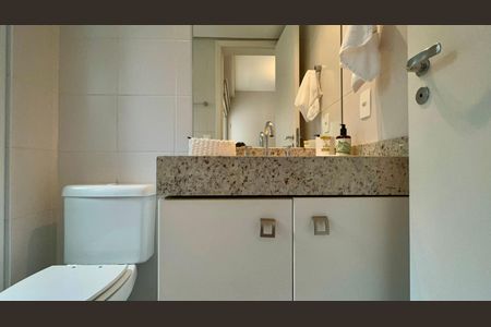 Apartamento à venda com 157m², 3 quartos e 3 vagas Apartamento à venda com 157m², 3 quartos e 3 vagasBanheiro da Suíte 2