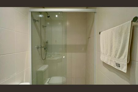 Apartamento à venda com 157m², 3 quartos e 3 vagas Apartamento à venda com 157m², 3 quartos e 3 vagasBanheiro da Suíte 1