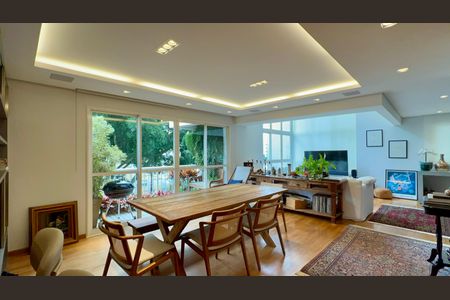 Apartamento à venda com 157m², 3 quartos e 3 vagas Apartamento à venda com 157m², 3 quartos e 3 vagasSala de Jantar