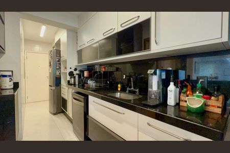 Apartamento à venda com 157m², 3 quartos e 3 vagas Apartamento à venda com 157m², 3 quartos e 3 vagasCozinha