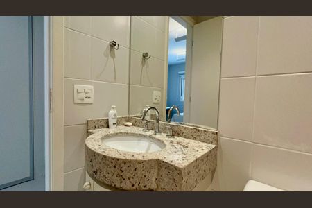 Apartamento à venda com 157m², 3 quartos e 3 vagas Apartamento à venda com 157m², 3 quartos e 3 vagasBanheiro da Suíte 1