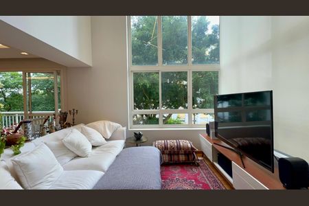 Apartamento à venda com 157m², 3 quartos e 3 vagas Apartamento à venda com 157m², 3 quartos e 3 vagasSala de TV