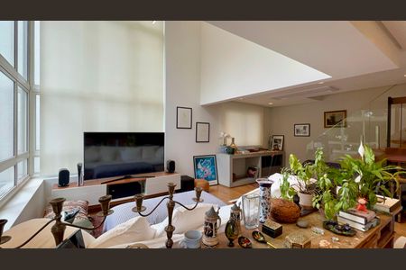 Apartamento à venda com 157m², 3 quartos e 3 vagas Apartamento à venda com 157m², 3 quartos e 3 vagasSala de TV