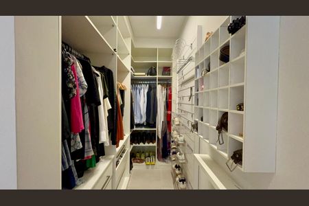 Apartamento à venda com 157m², 3 quartos e 3 vagas Apartamento à venda com 157m², 3 quartos e 3 vagasCloset da suíte 3