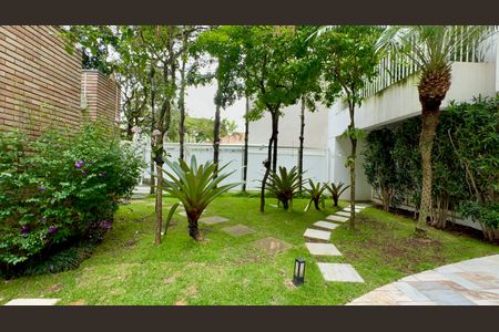 Apartamento à venda com 157m², 3 quartos e 3 vagas Apartamento à venda com 157m², 3 quartos e 3 vagasEntrada