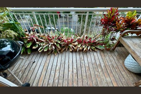 Apartamento à venda com 157m², 3 quartos e 3 vagas Apartamento à venda com 157m², 3 quartos e 3 vagasVaranda