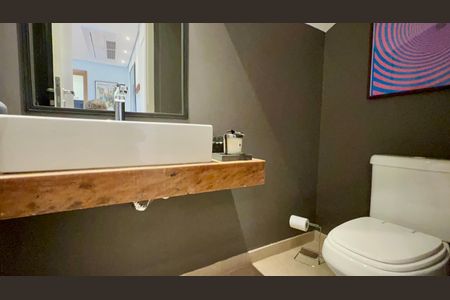 Apartamento à venda com 157m², 3 quartos e 3 vagas Apartamento à venda com 157m², 3 quartos e 3 vagasLavabo