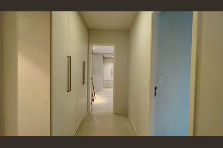 Apartamento à venda com 157m², 3 quartos e 3 vagas Apartamento à venda com 157m², 3 quartos e 3 vagasCorredor