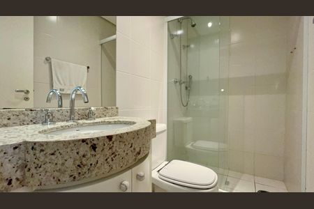 Apartamento à venda com 157m², 3 quartos e 3 vagas Apartamento à venda com 157m², 3 quartos e 3 vagasBanheiro da Suíte 1