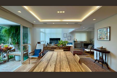 Apartamento à venda com 157m², 3 quartos e 3 vagas Apartamento à venda com 157m², 3 quartos e 3 vagasSala de Jantar