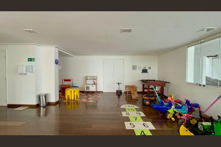 Apartamento à venda com 157m², 3 quartos e 3 vagas Apartamento à venda com 157m², 3 quartos e 3 vagasBrinquedoteca