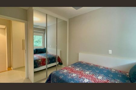 Apartamento à venda com 157m², 3 quartos e 3 vagas Apartamento à venda com 157m², 3 quartos e 3 vagasSuíte 2