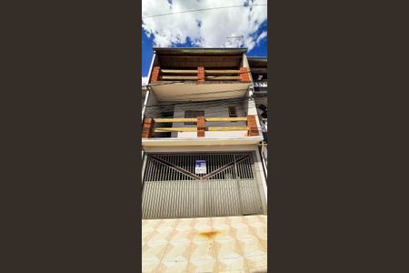 Casa à venda com 90m², 2 quartos e 2 vagas Casa à venda com 90m², 2 quartos e 2 vagasFachada da Casa