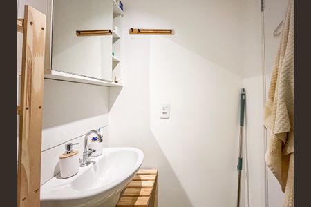 Apartamento para alugar com 37m², 2 quartos e sem vagaBanheiro