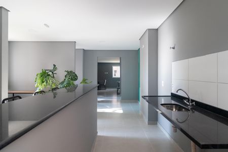 Apartamento para alugar com 37m², 2 quartos e sem vagaÁrea comum - Salão de festas