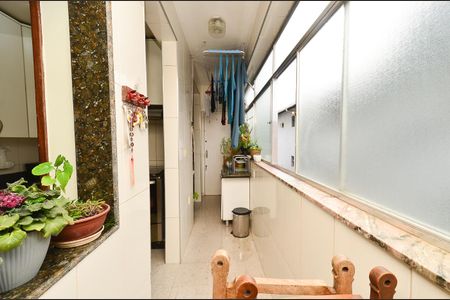 Apartamento à venda com 90m², 3 quartos e 2 vagas Apartamento à venda com 90m², 3 quartos e 2 vagasÁrea de Serviço