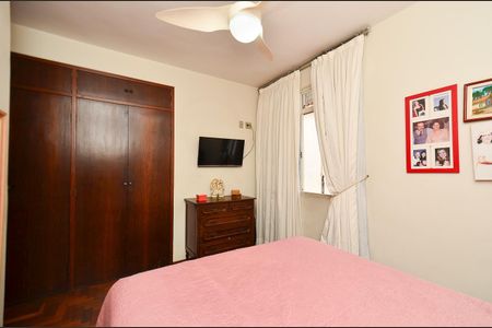 Apartamento à venda com 90m², 3 quartos e 2 vagas Apartamento à venda com 90m², 3 quartos e 2 vagasSuite