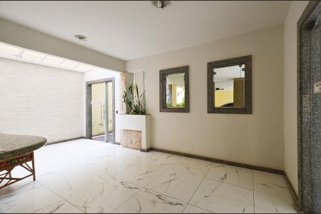 Apartamento à venda com 90m², 3 quartos e 2 vagas Apartamento à venda com 90m², 3 quartos e 2 vagasHall de entrada