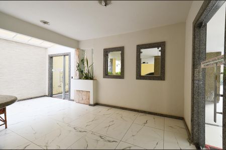 Apartamento à venda com 90m², 3 quartos e 2 vagas Apartamento à venda com 90m², 3 quartos e 2 vagasHall de entrada