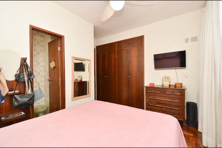 Apartamento à venda com 90m², 3 quartos e 2 vagas Apartamento à venda com 90m², 3 quartos e 2 vagasSuite