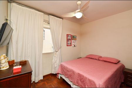 Apartamento à venda com 90m², 3 quartos e 2 vagas Apartamento à venda com 90m², 3 quartos e 2 vagasSuite